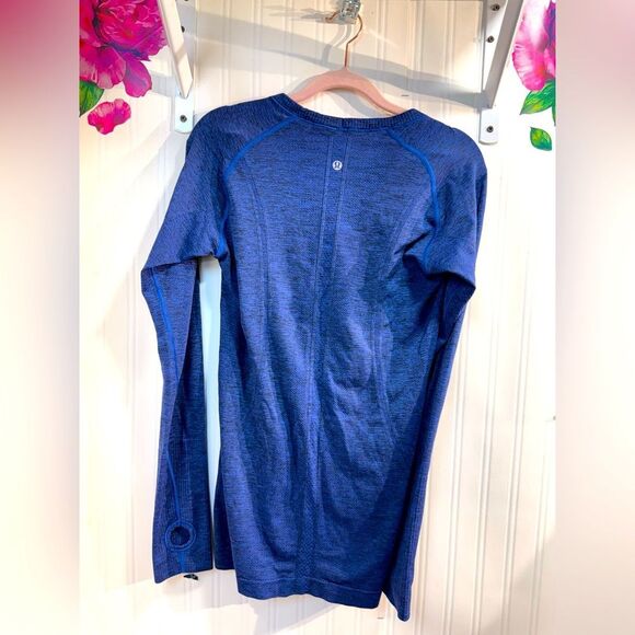 Lululemon Blue Long Sleeve Athletic Top Sz 8 - Picture 5 of 8